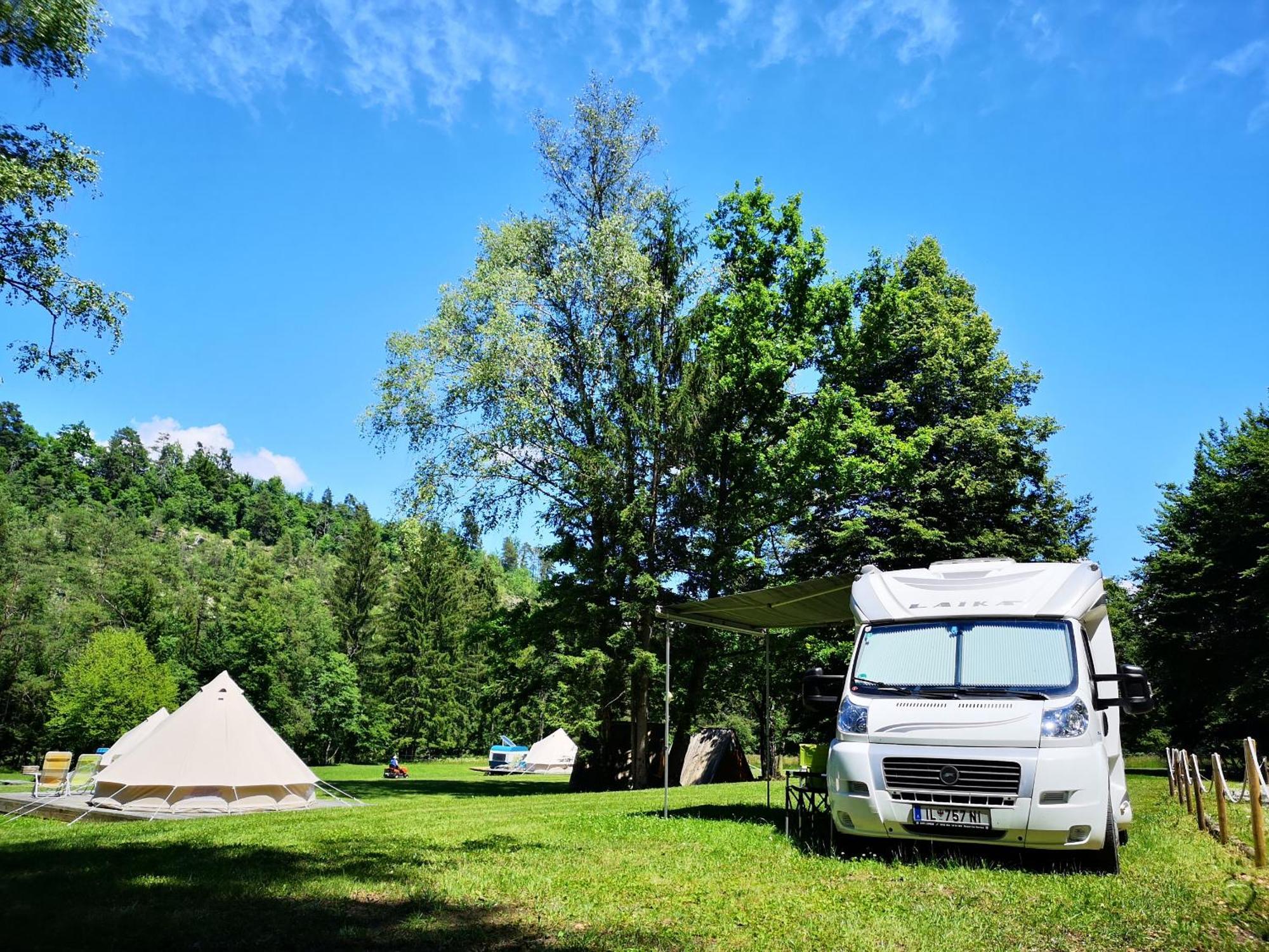 רדובליצ'ה Eco River Camp - Pitches מראה חיצוני תמונה